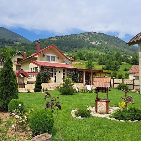 Vila Merak Gusinje Exterior foto