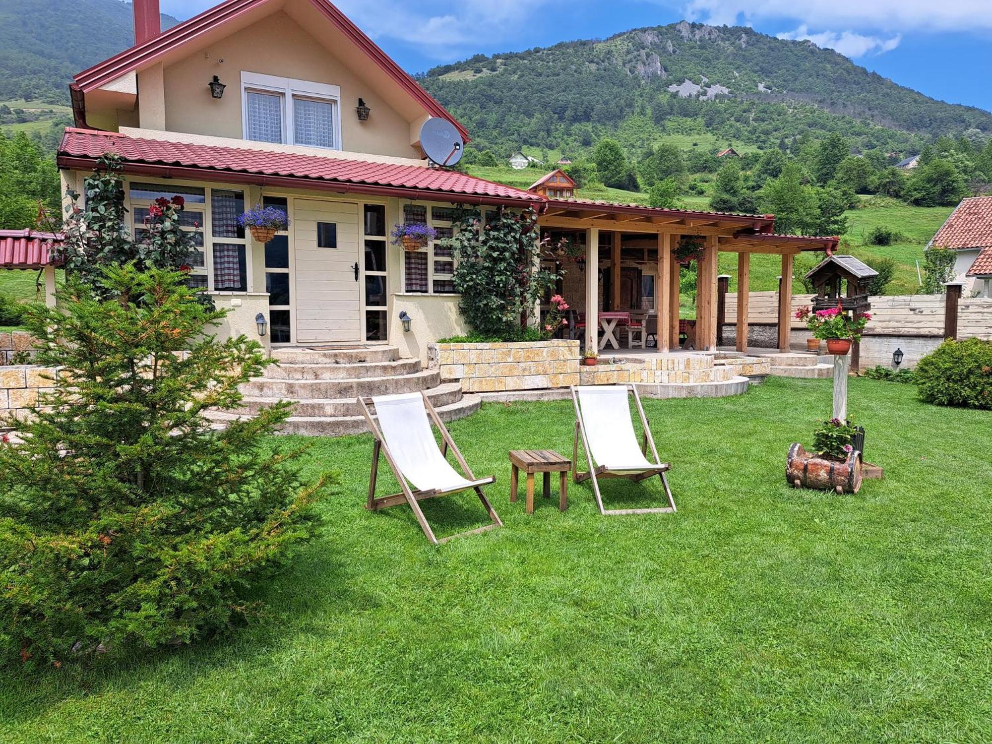Vila Merak Gusinje Exterior foto